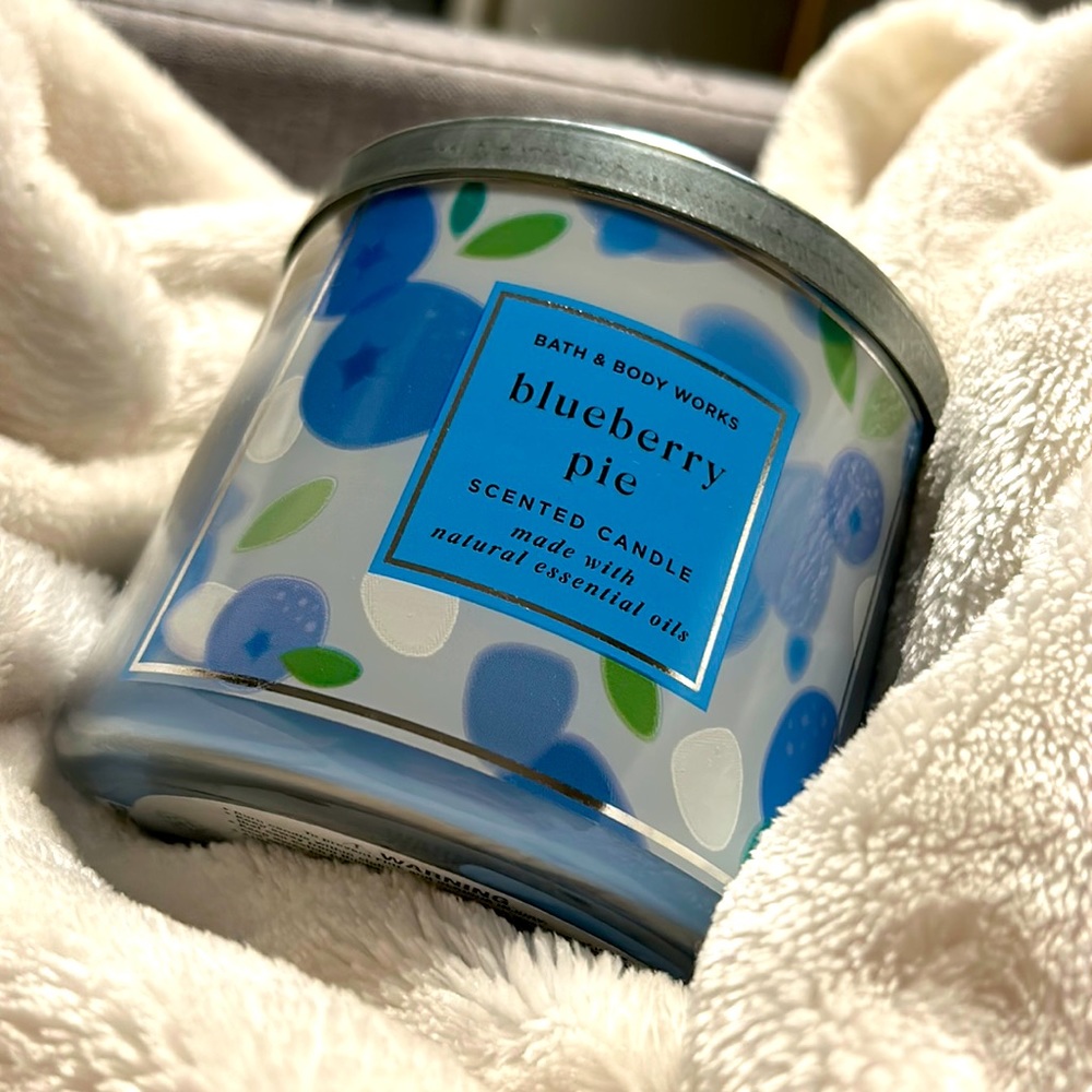 Bath & Body Works | blueberry pie Candle